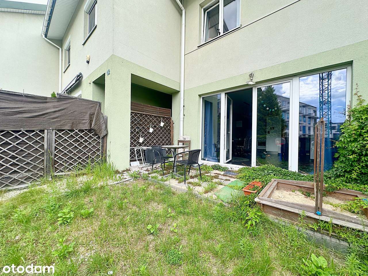 Segment bezczynszowy dwupoziomowy z użytkowym poddaszem i ogrodem-18