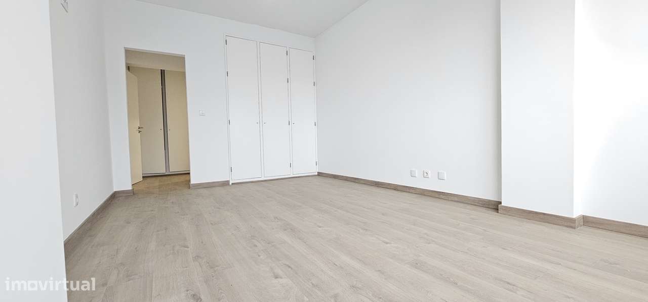 T3 REMODELADO NA URBANIZAÇÃO DO INFANTADO-8