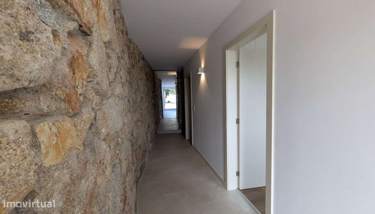 Venda de Moradia V2+2, São Mamede de Infesta, Matosinhos-3