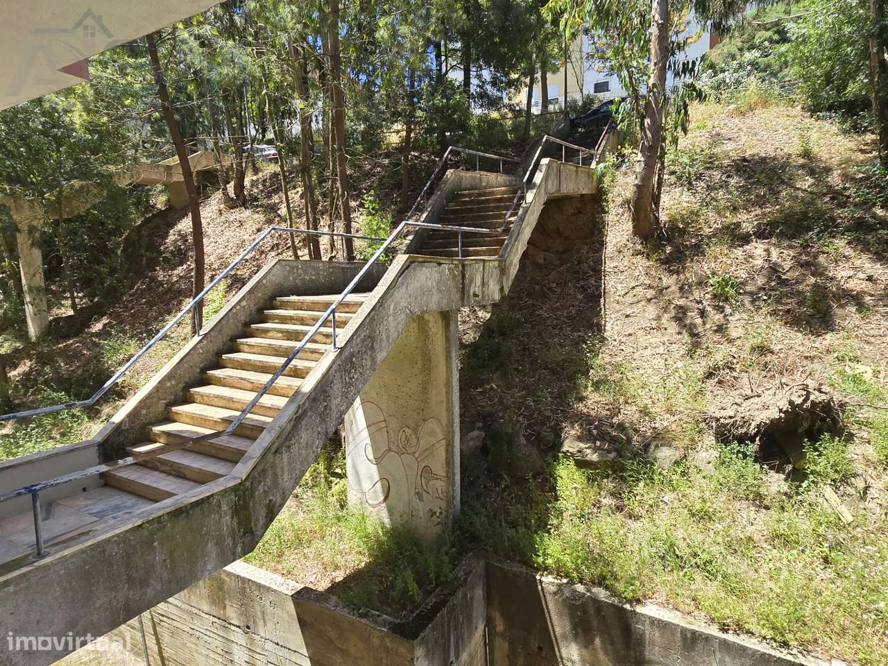 Apartamento T2 em zona central da Tapada, próximo da estação da CP-18