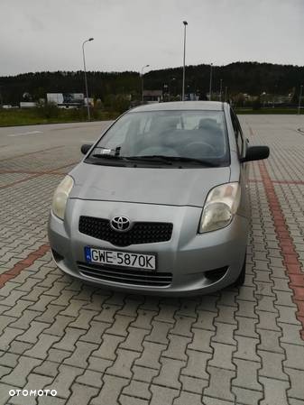 Toyota Yaris - 1