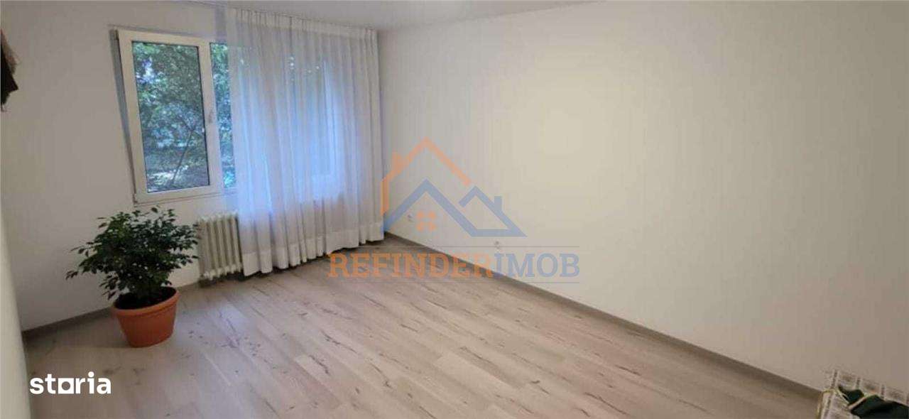 Apartament de vanzare cu 2 camere, zona Titan-1