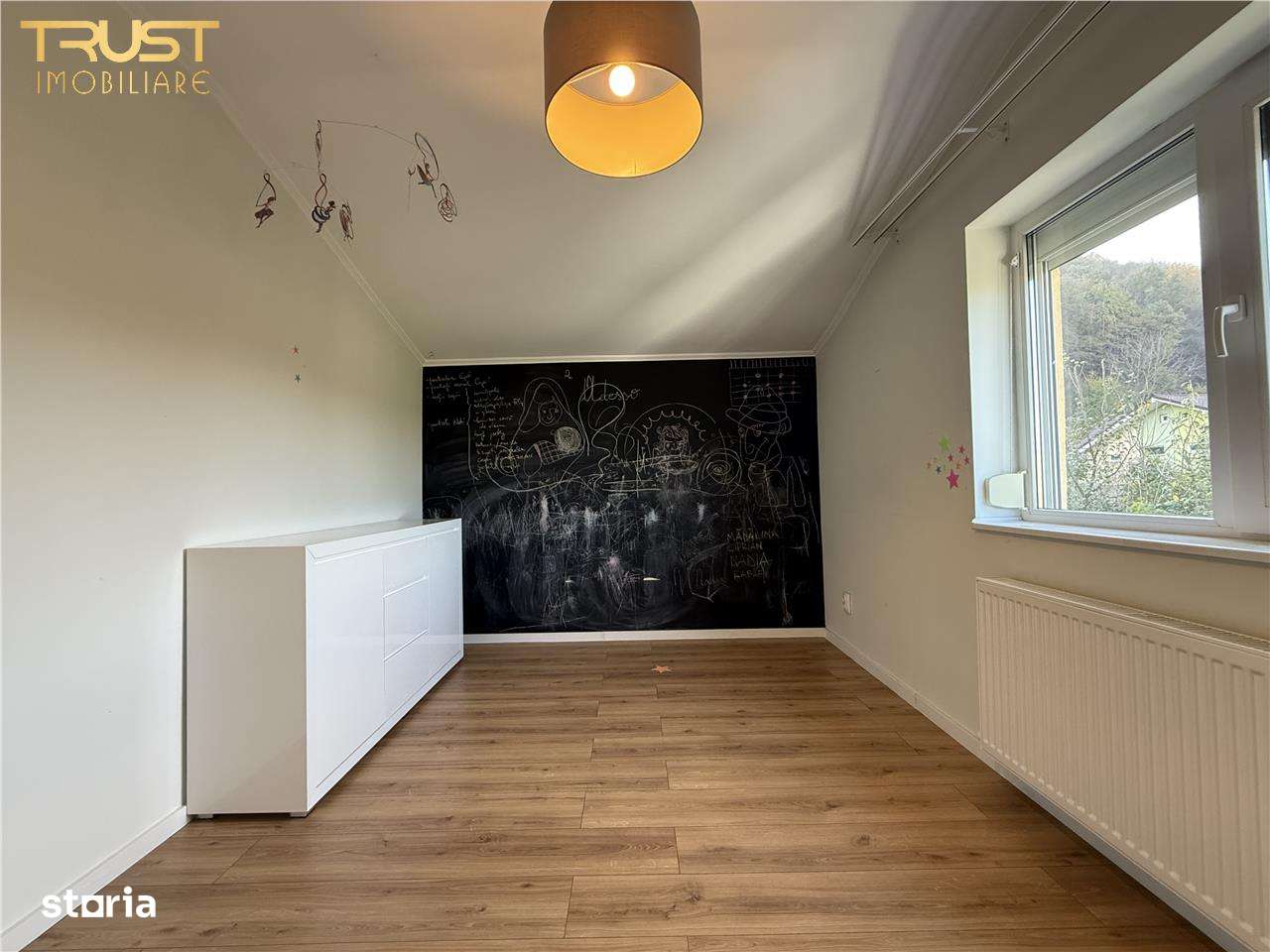 Duplex cu 4 camere l Sub Cetate l 165 MP Curte-3