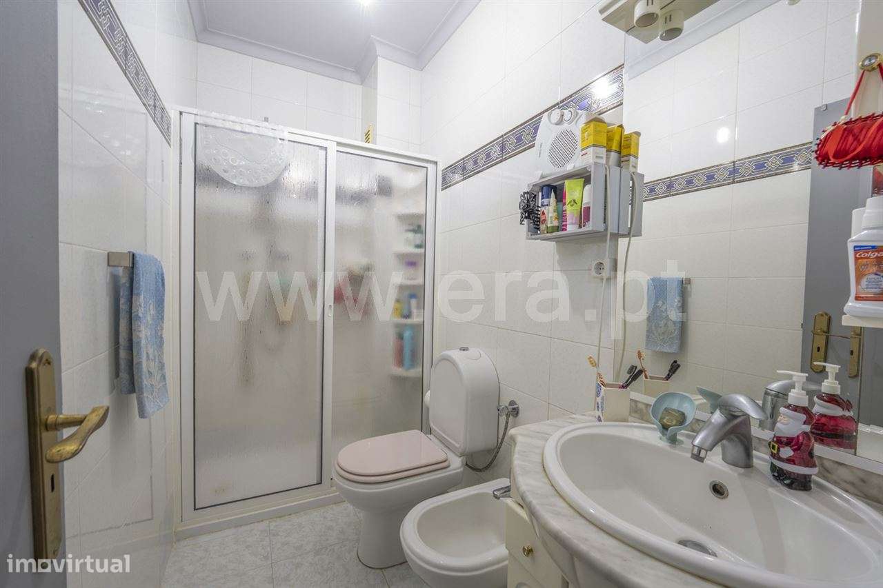 Moradia em Banda T5; Paivas-7