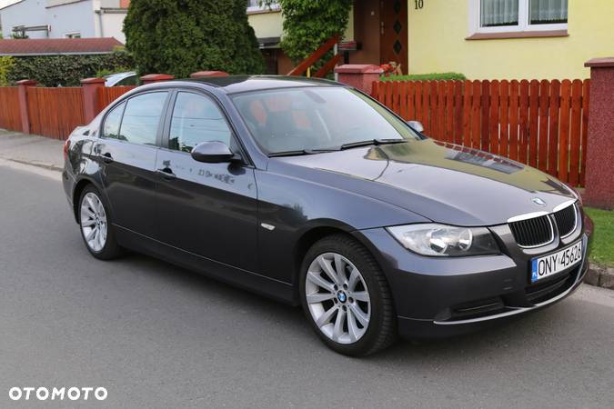 BMW Seria 3 318i - 1