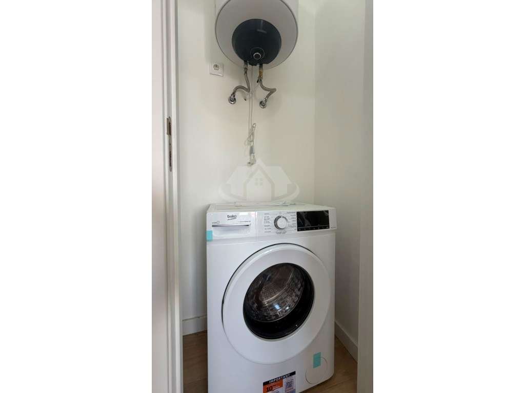 T2+1 Totalmente Remodelado em Odivelas | Pronto a Habitar | Localiz...-16