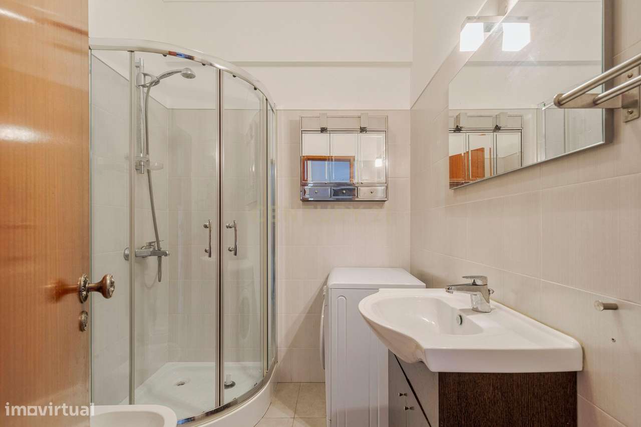 Apartamento T-1  com arrecadação na Costa da Caparica-16