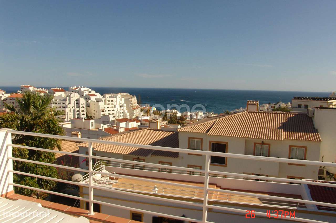 Moradia com 8 Fracções 5 T0, 1 T2 e 2 T2(Duplex) - Grande imagem: 3/54