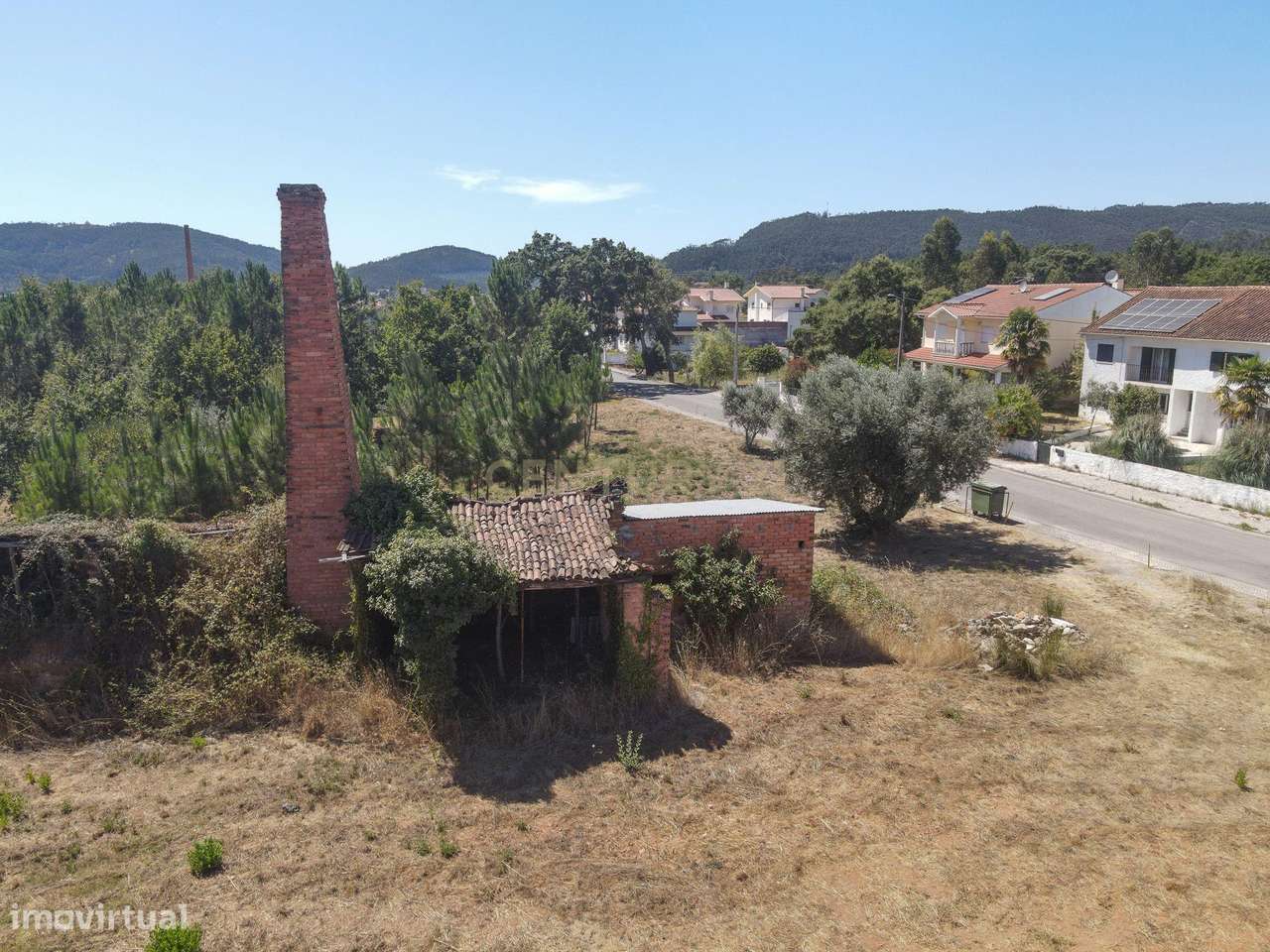 Terreno com 6.790 m² (3 artigos rústicos e 2 urbanos), localizado junt - Grande imagem: 4/27