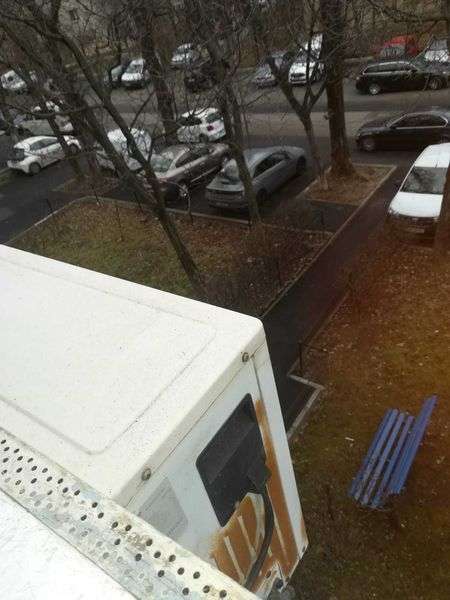 Vand apartament 2 camere semi-decomandat zona Uioara