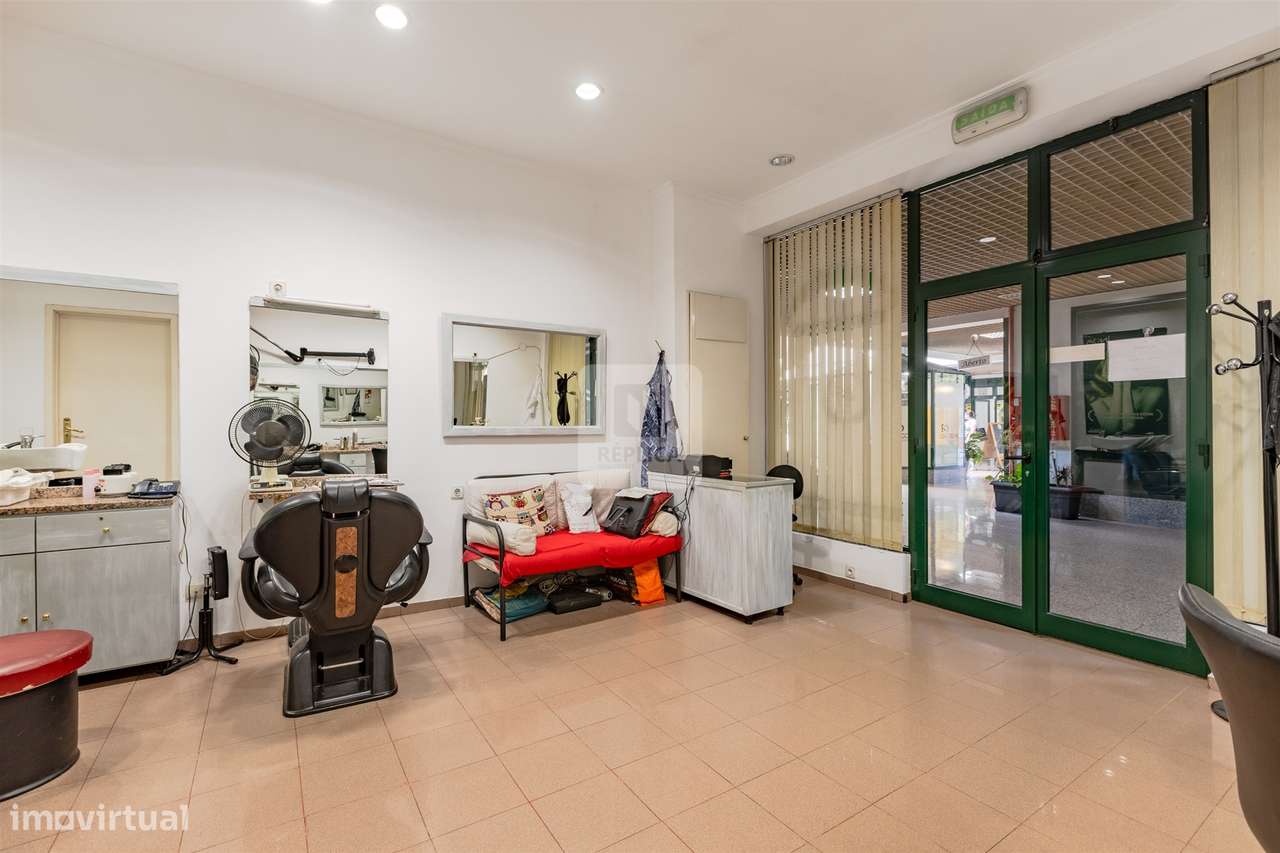 Loja Comercial em Matosinhos – Próxima à Câmara Municipal-9