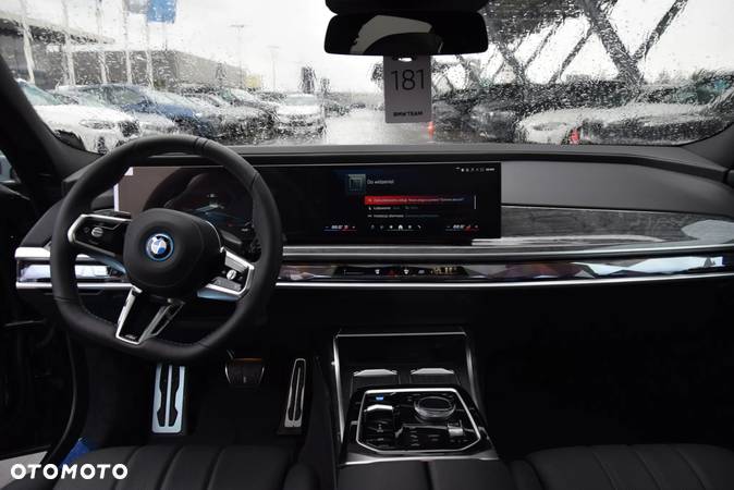 BMW i7 M70 xDrive - 18