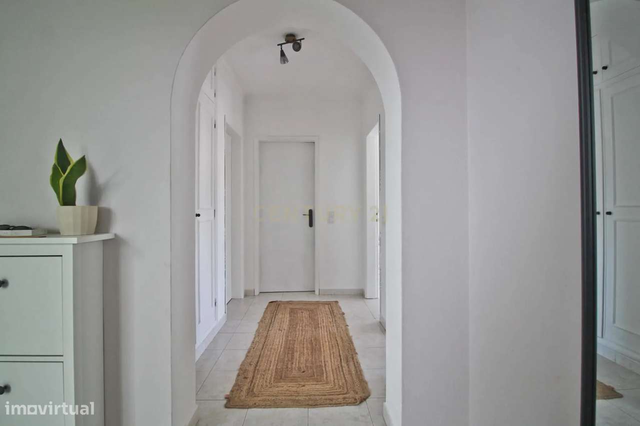 Apartamento T2 situado em Odiáxere, lagos.-6