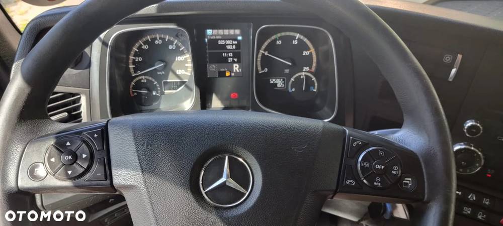 Mercedes-Benz Actros - 3