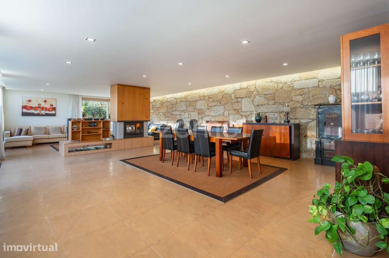 Moradia T4 com piscina | Esposende-4