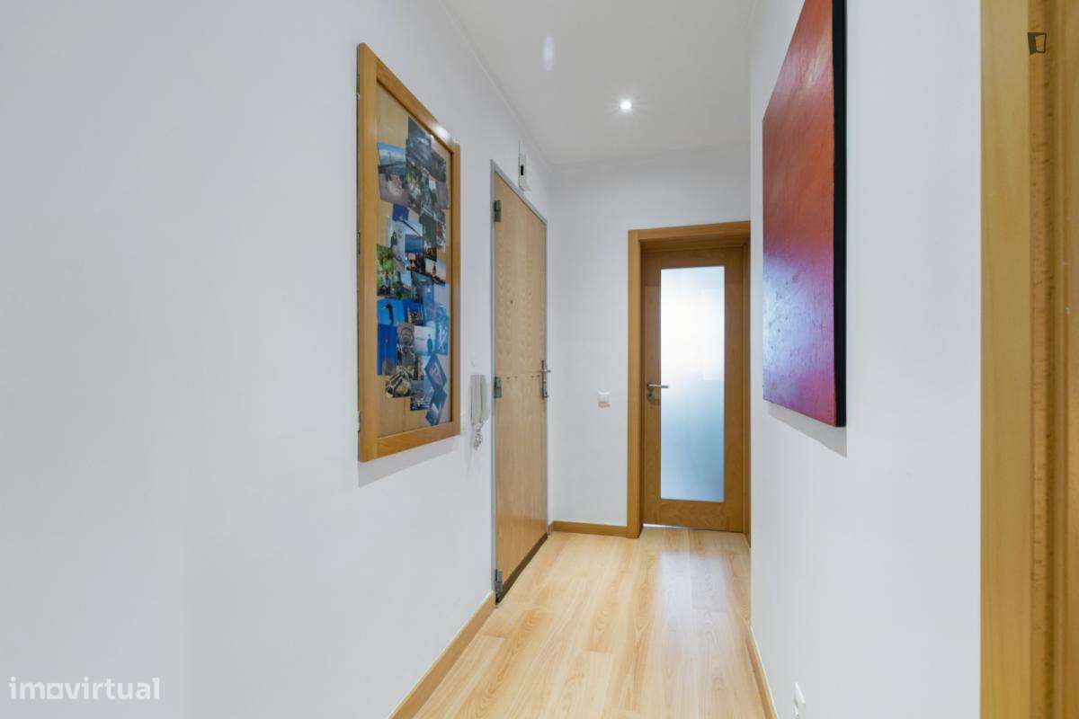 Quarto - localizado em São Sebastião Lisbon - Grande imagem: 5/7