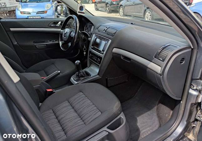 Skoda Octavia 1.8 TSI Ambiente - 10