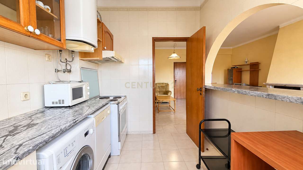 Apartamento T2 com Piscina, Elevador e Varanda Virada a Sul | Albufeir-14