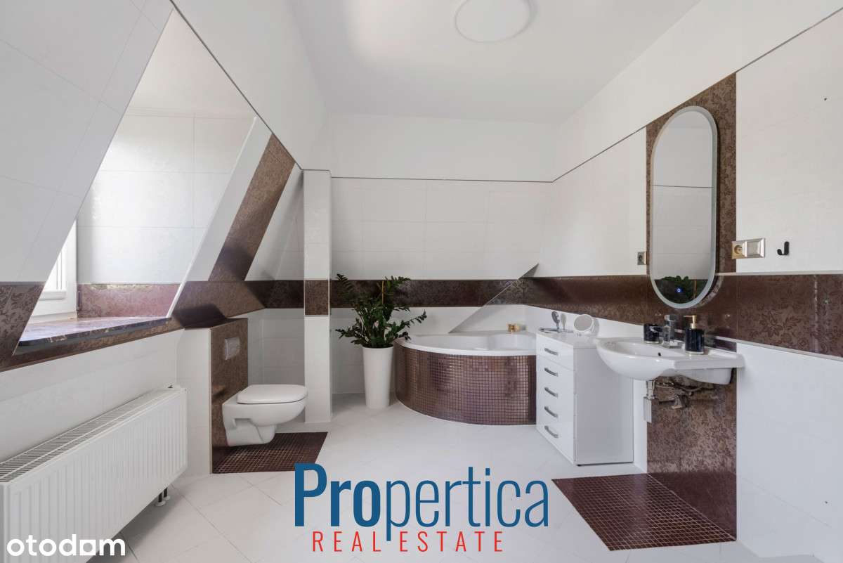 Funkcjonalny dom na dużej działce !-18