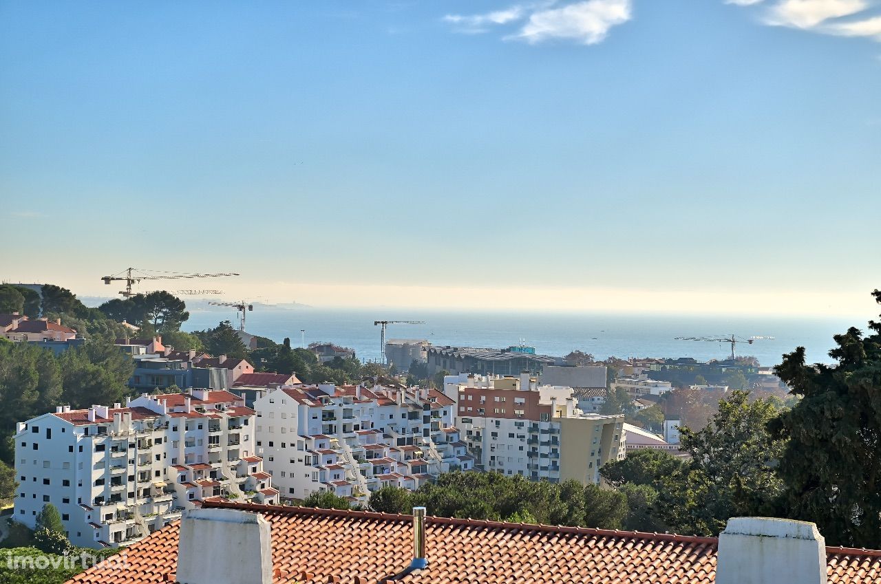 Apartamento T2 + 1 totalmente renovado no centro de Cascais