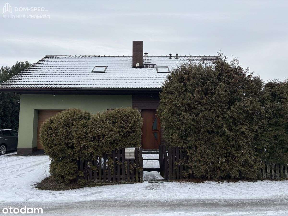 Przestronny dom wolnostojący z ogrodem, kominkiem-11