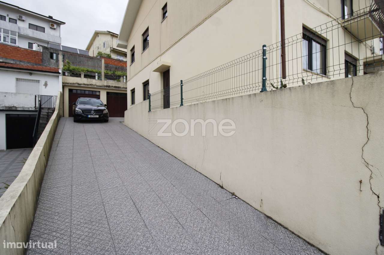 Andar Moradia T2 com Terraço, Garagem e 3 Frentes – Alto de Soutelo-17