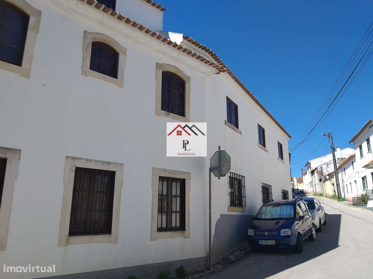 Moradia  T10 com Piscina e Logradouro (V823JB)-11