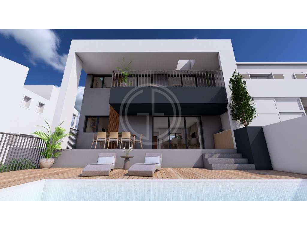 Moradia Unifamiliar com Piscina e Garagem-47