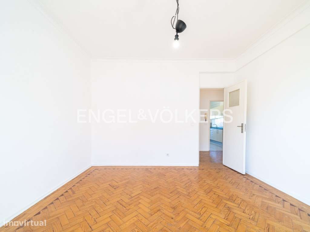 Luminoso apartamento com 4 quartos e varanda no Beato-2