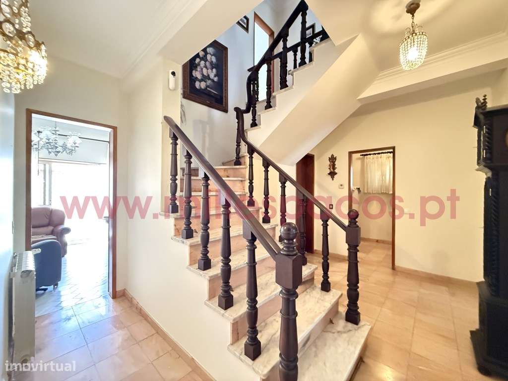 Moradia V6 com Garagem Centro da Cidade-11