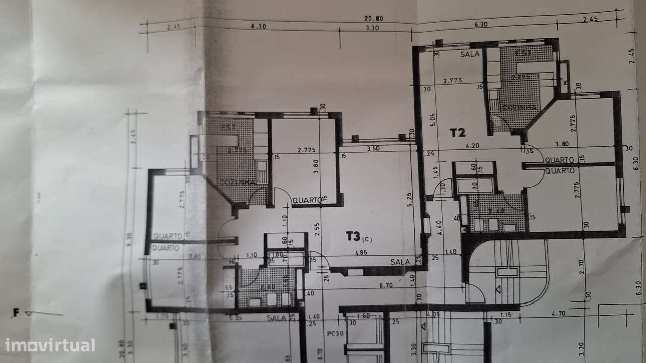 Apartamento T3 renovado recentemente com vista de Rio e Lisboa nos Oli-30