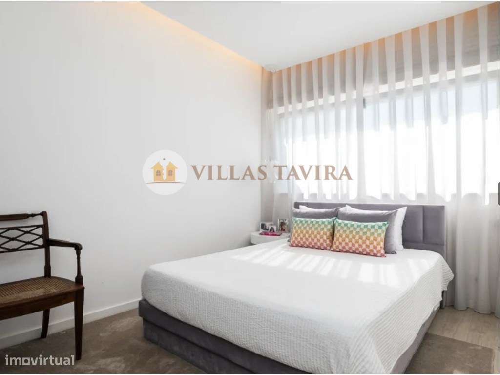 Moradia T3 de Luxo com Piscina, Vista Mar e Acabamentos Premium-26