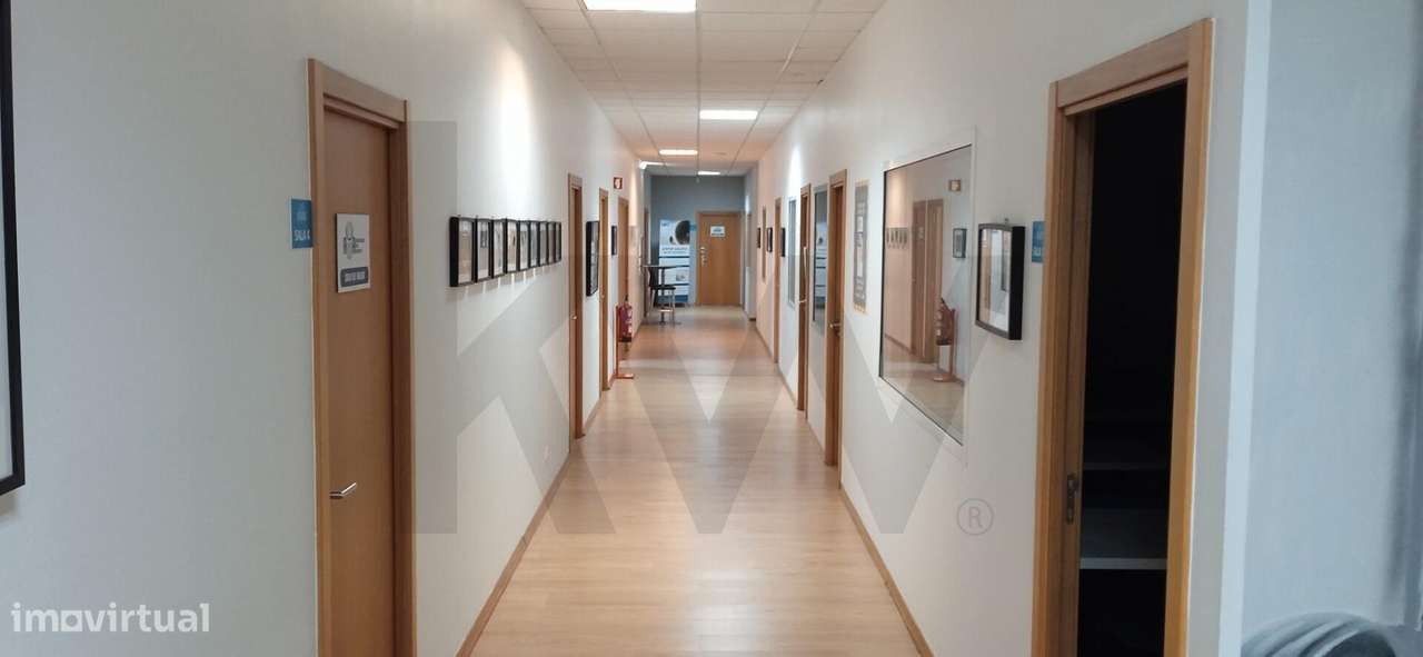 Armazém Prior Velho - Arrendado Oportunidade de Investimento - Grande imagem: 3/14