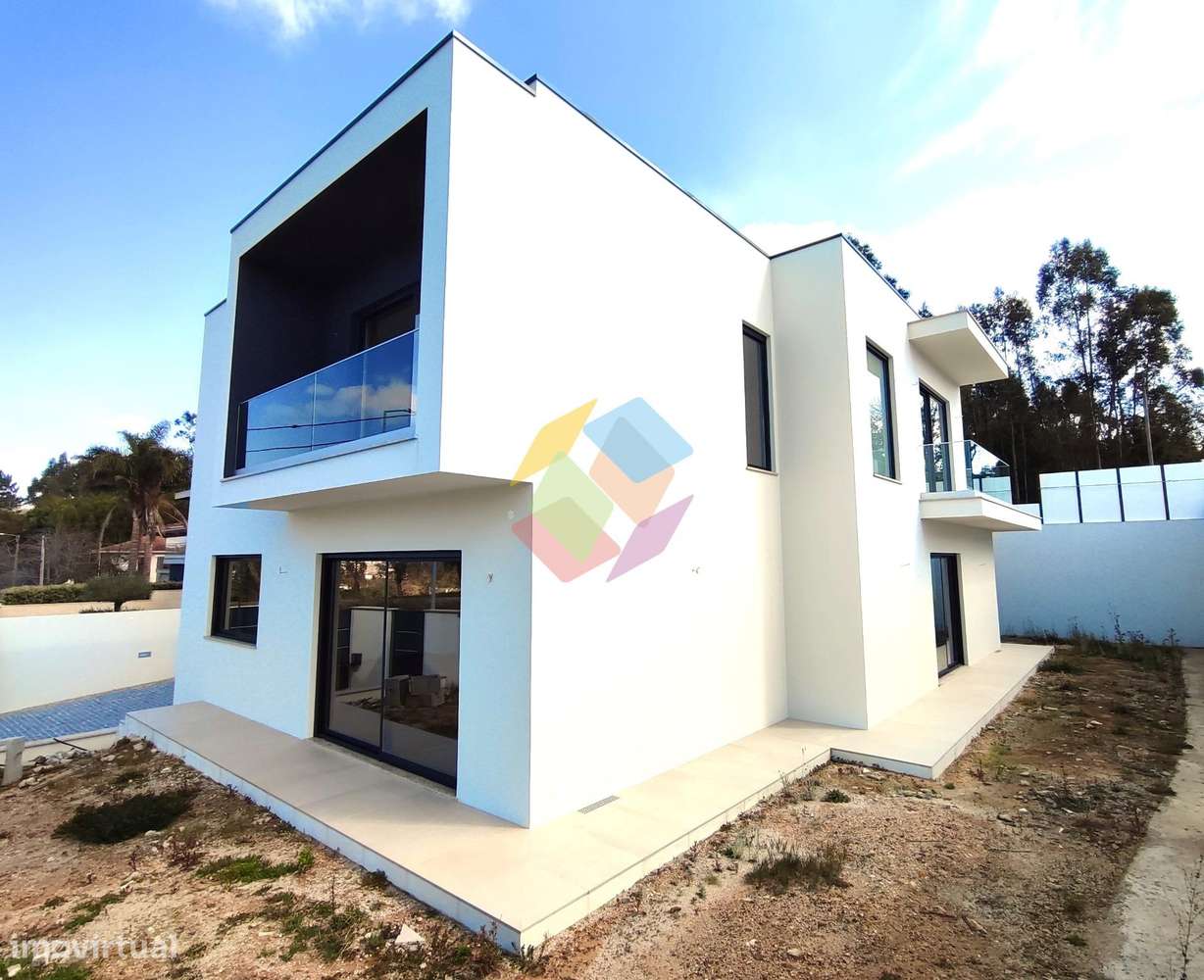 Magnífica Moradia T3 +1 em Stª. Maria da Feira-2