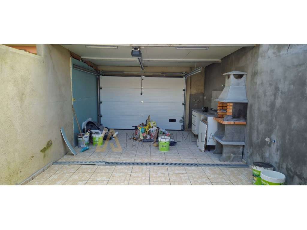 Moradia térrea T1+1 totalmente remodelada de raiz, acabamentos mode...-13