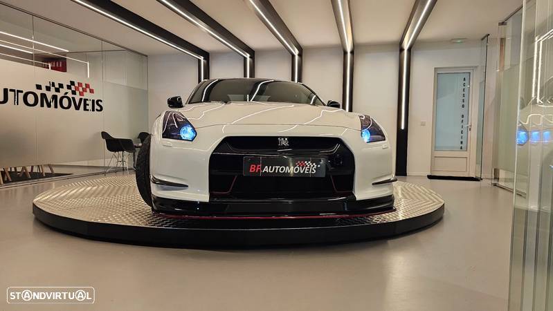 Nissan GT-R - 7