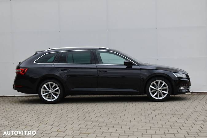 Skoda Superb Combi 2.0 TDI 4X4 DSG Style - 6