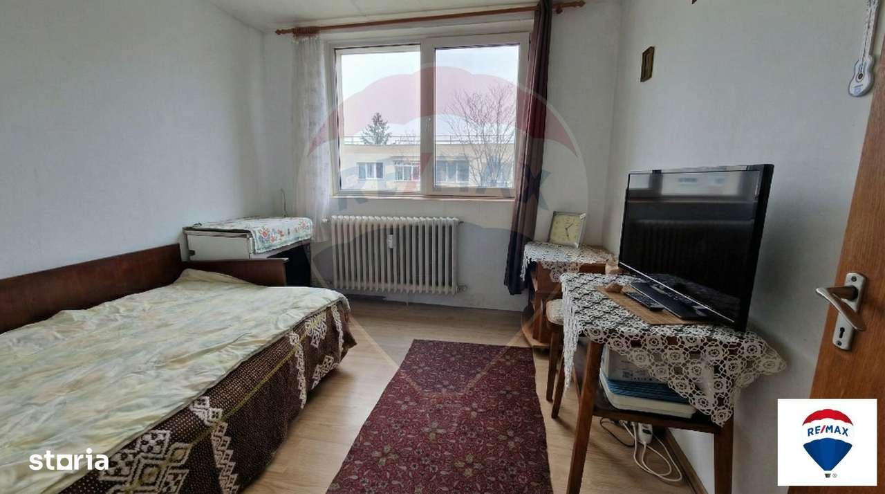 Apartament cu 4 camere de vânzare în zona Ozana-2