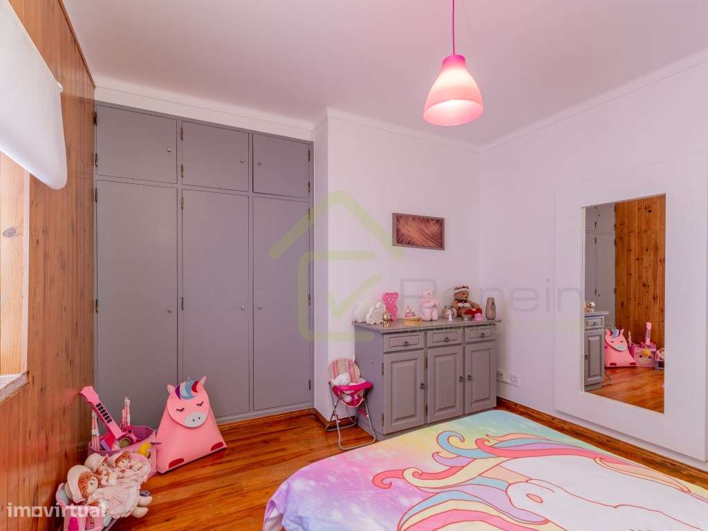 Quintinha com piscina inserida em terreno com 2950 m2-22