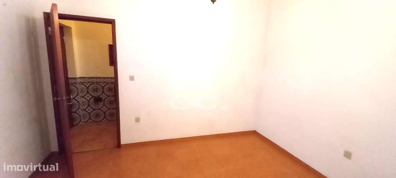 Moradia T3 com 3 pisos em Beja-16