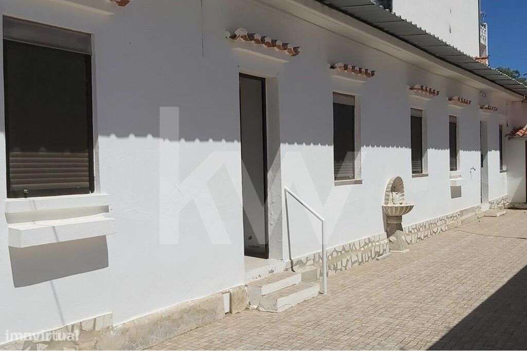 Moradia com 5 frações T1 - Grande imagem: 5/6