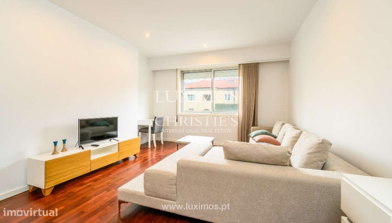 Apartamento T2 renovado para arrendar na Foz do Douro, no Porto - Grande imagem: 2/16
