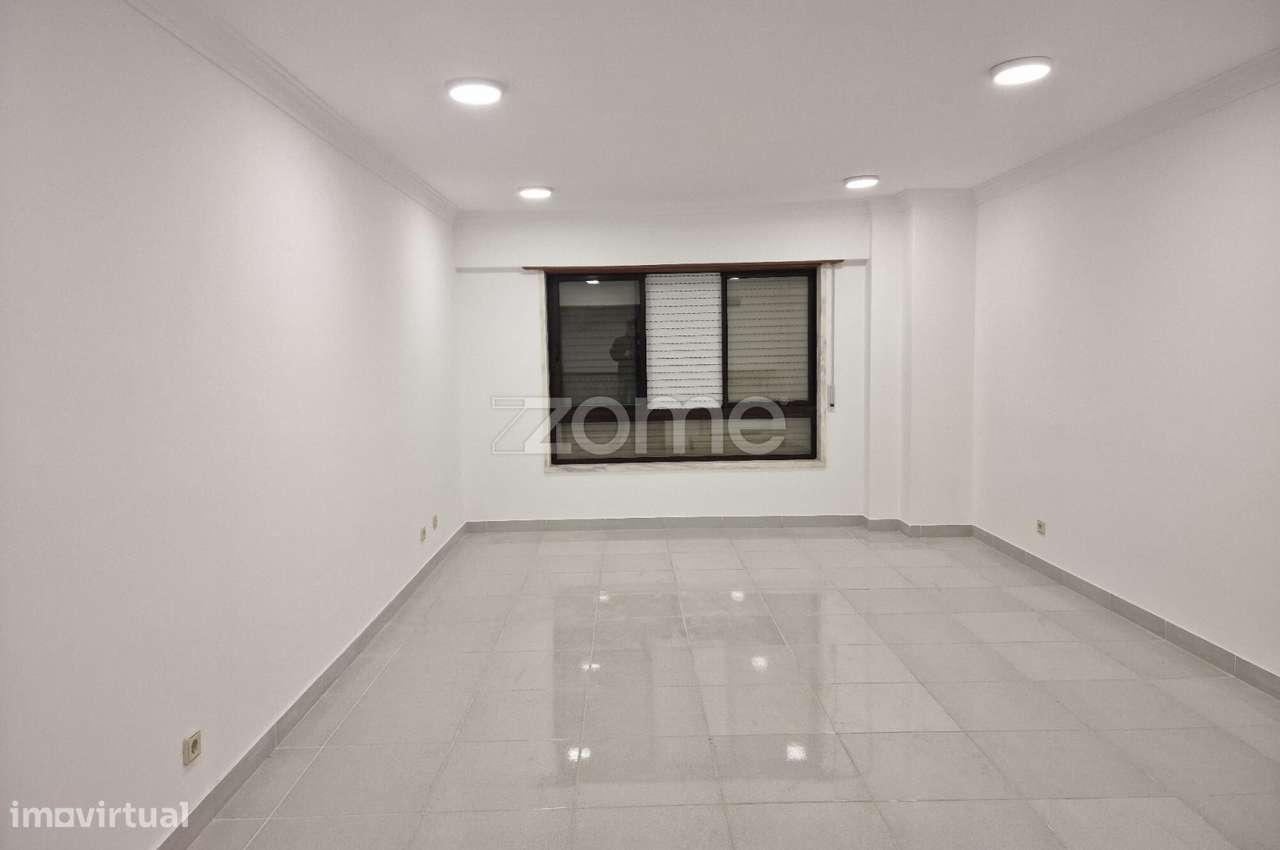 T3 Algueirao Mem Martins Arrendado Com Rendimento De 7