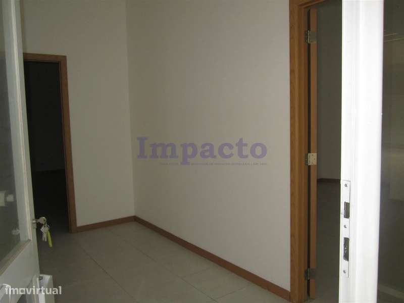 Loja em São João da Madeira - Grande imagem: 5/6