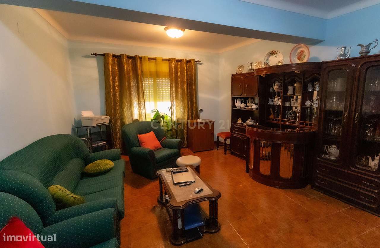 Moradia T3 com quintal, garagem e anexos no centro de Ervidel-27