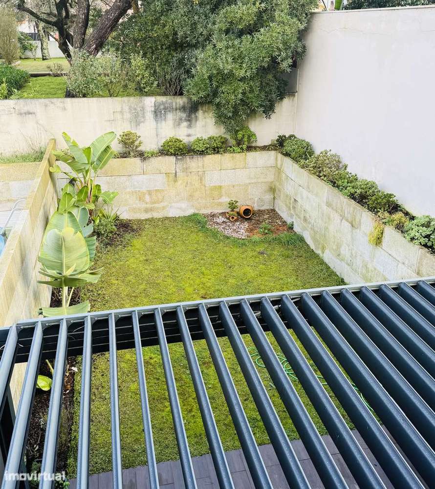 Moradia 3 frentes 200m praia-38