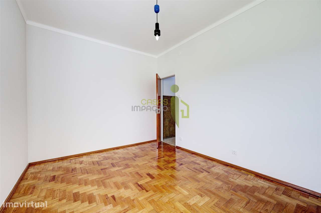 Moradia T3 Remodelada para Arrendamento em Figueiredo, Torres Vedras - Grande imagem: 4/41