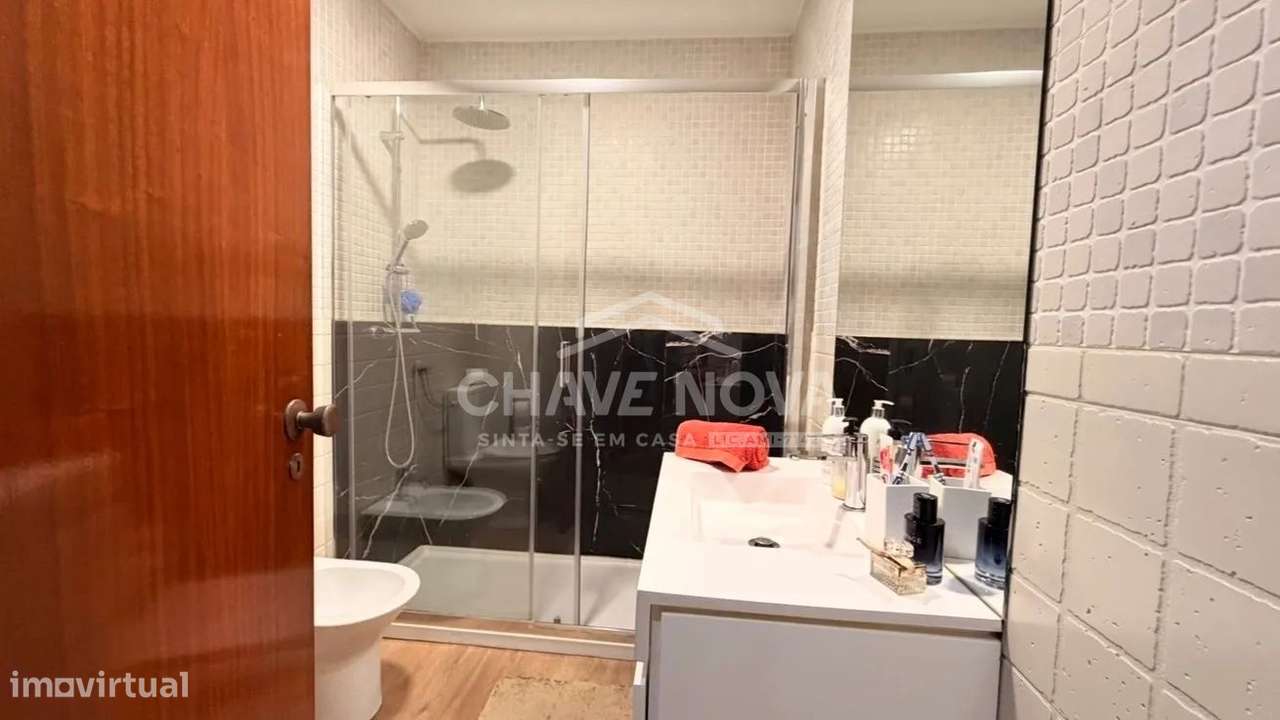 T2 Ren. c/lugar de garagem em Vila Nova de Gaua ( Gaiashopping)-12