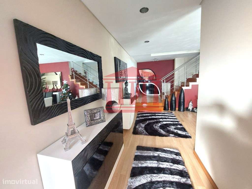 MORADIA V4 SEMI-NOVA - Grande imagem: 5/27