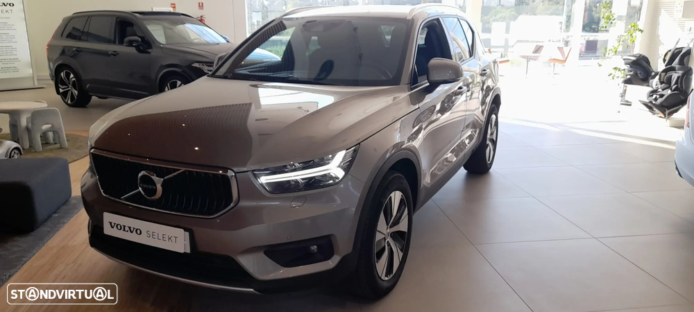 Volvo XC 40 2.0 B4 Momentum Plus - 1